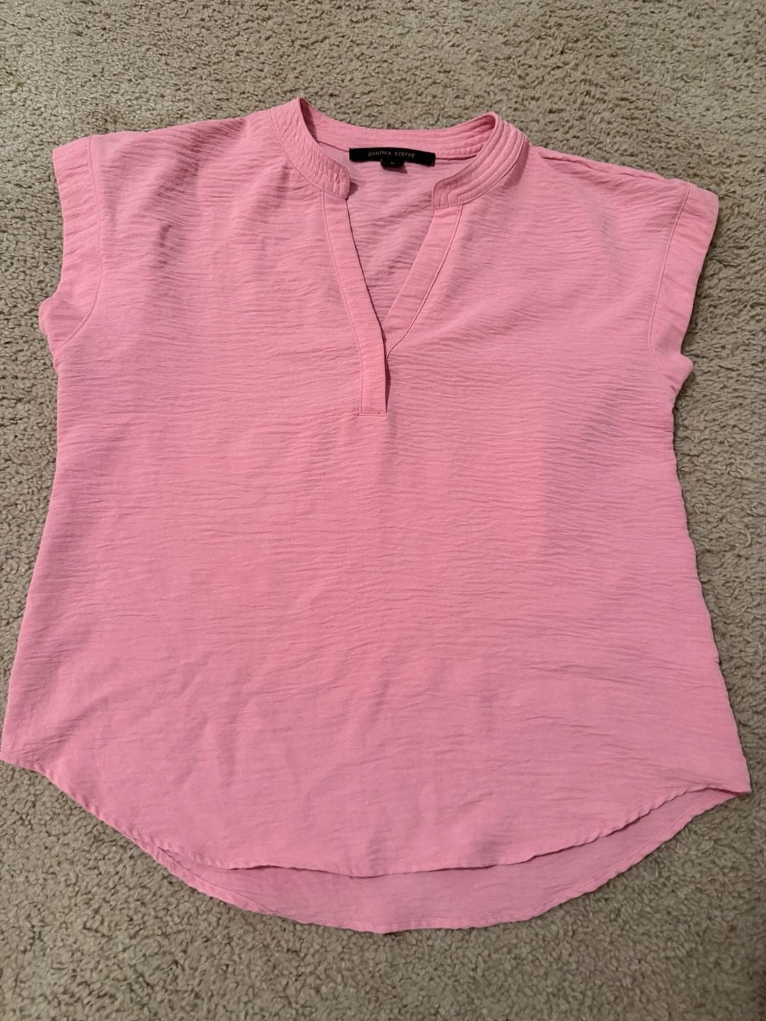 Cynthia Steffe Women's Pink Split Neck Cap Sleeve Textured Blouse 9