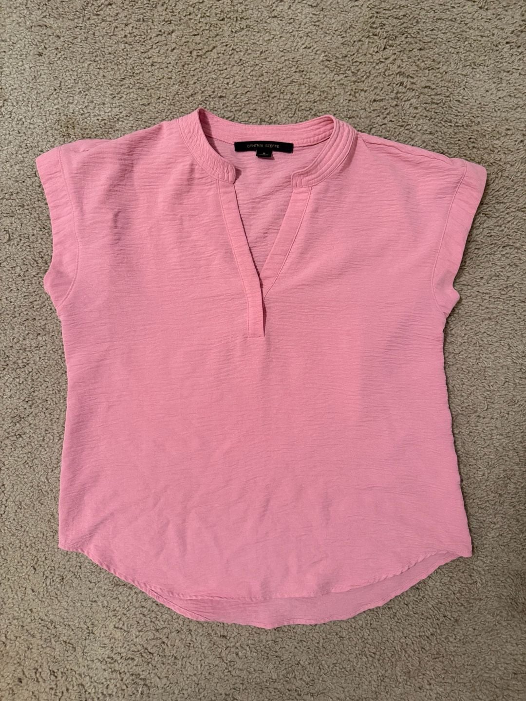 Cynthia Steffe Women's Pink Split Neck Cap Sleeve Textured Blouse 11
