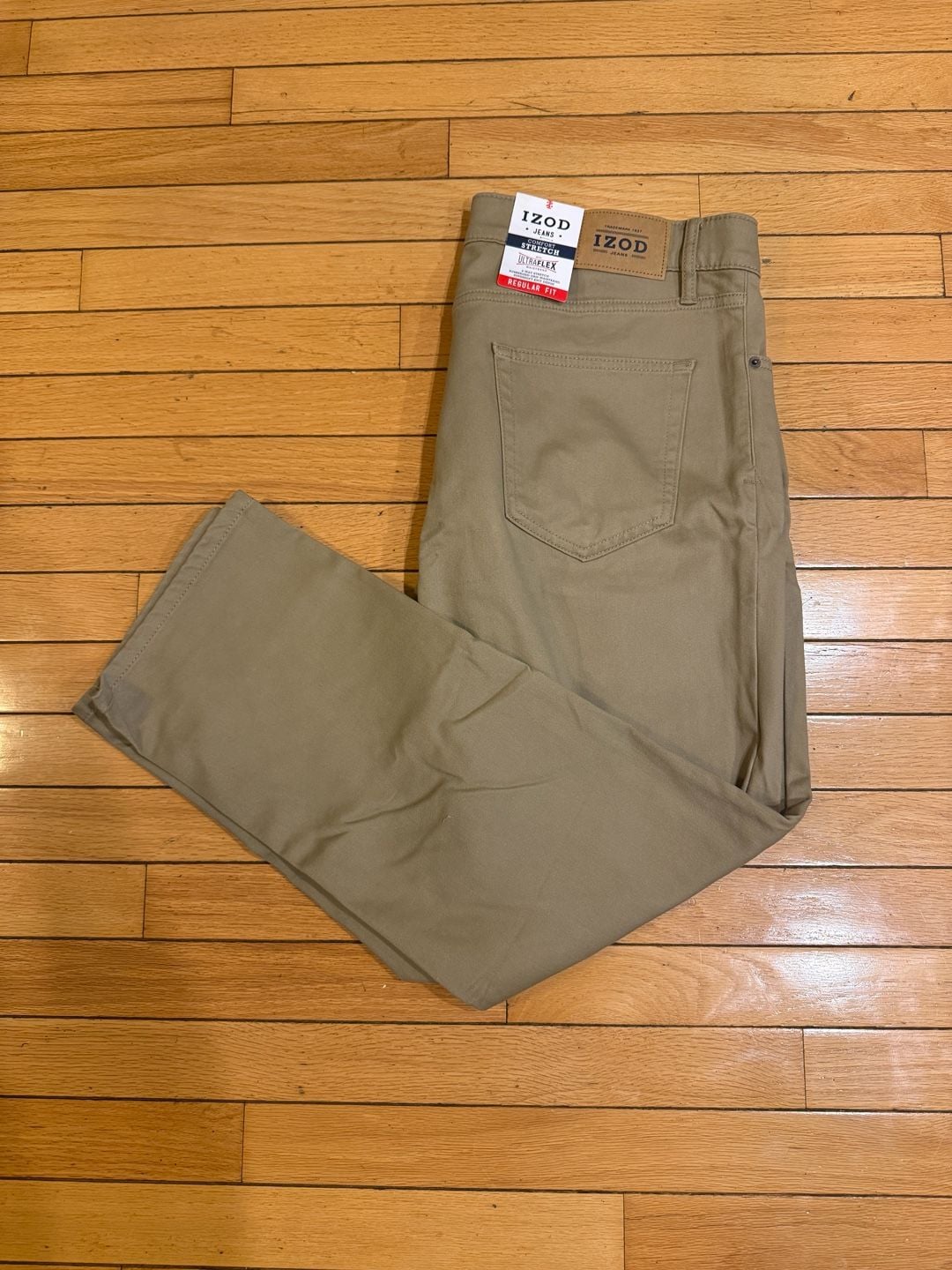 IZOD Comfort Stretch Ultraflex Regular Fit 5-Pocket Jeans 2