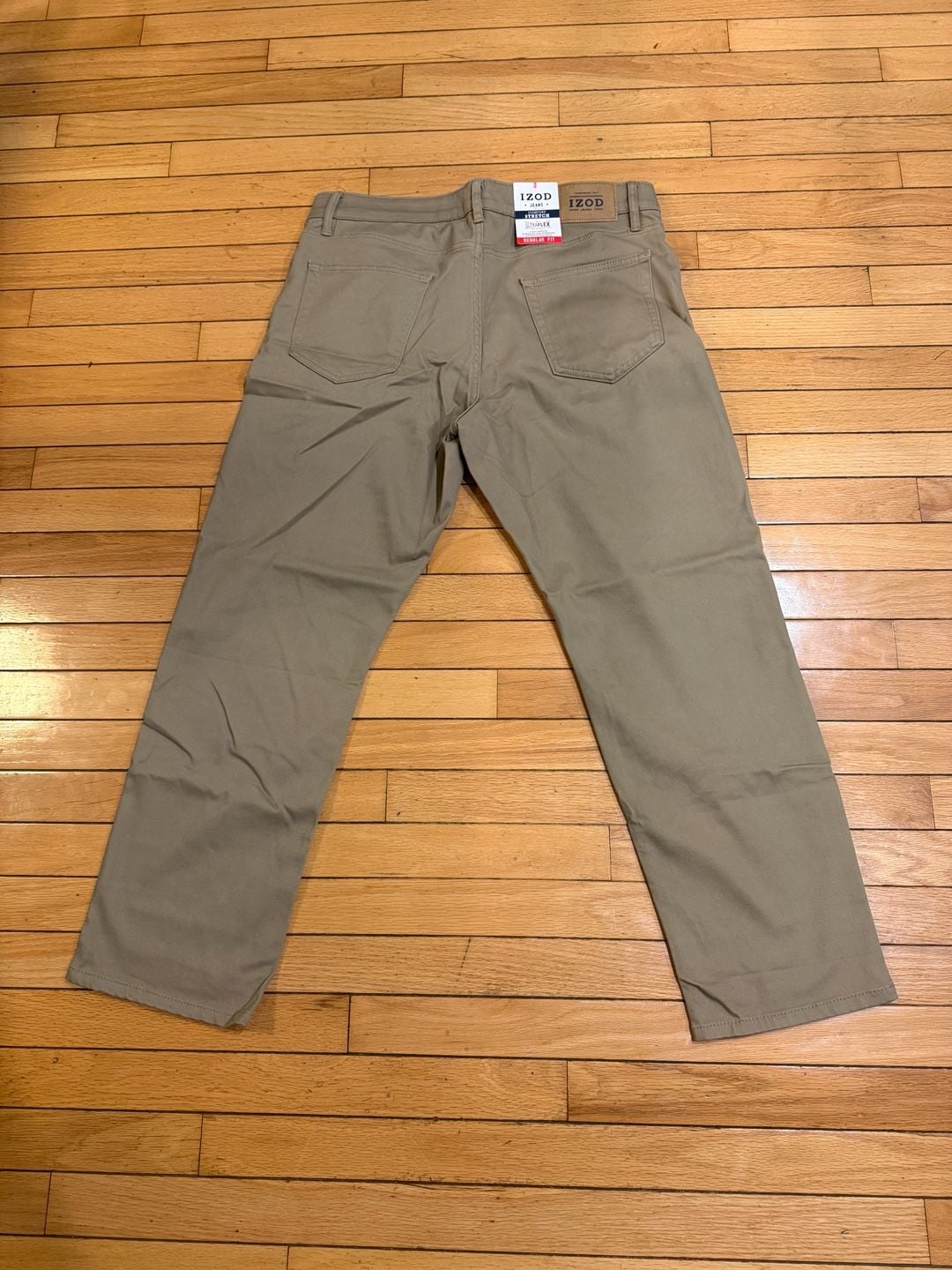 IZOD Comfort Stretch Ultraflex Regular Fit 5-Pocket Jeans 4