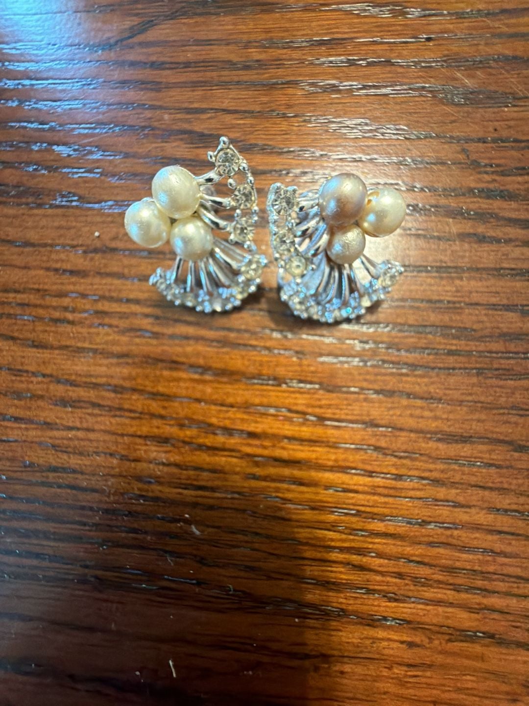 Vintage Mid-Century Silver Tone Faux Pearl and Rhinestone Screw-Back Earrings 1