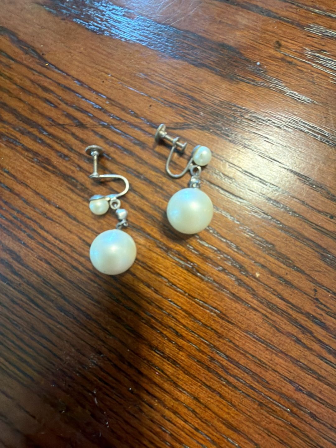 Vintage Silver Tone Faux Pearl Dangle Screwback Earrings 1