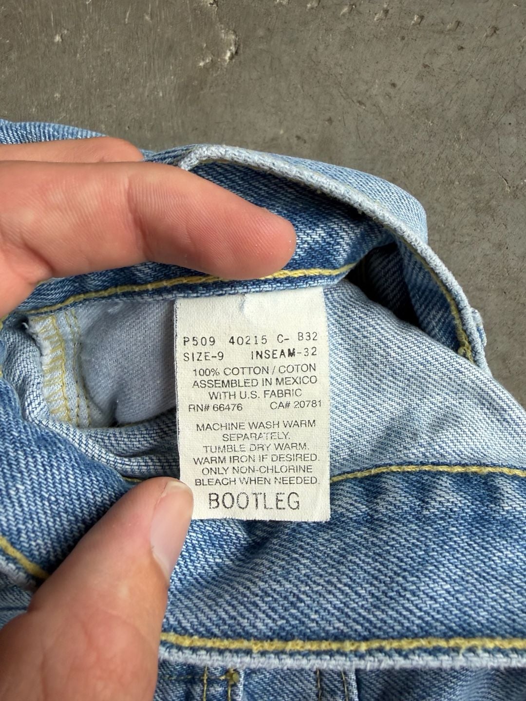 Vintage 90s Tommy Hilfiger Bootcut Light Wash Denim Jeans Waist Size 29 4