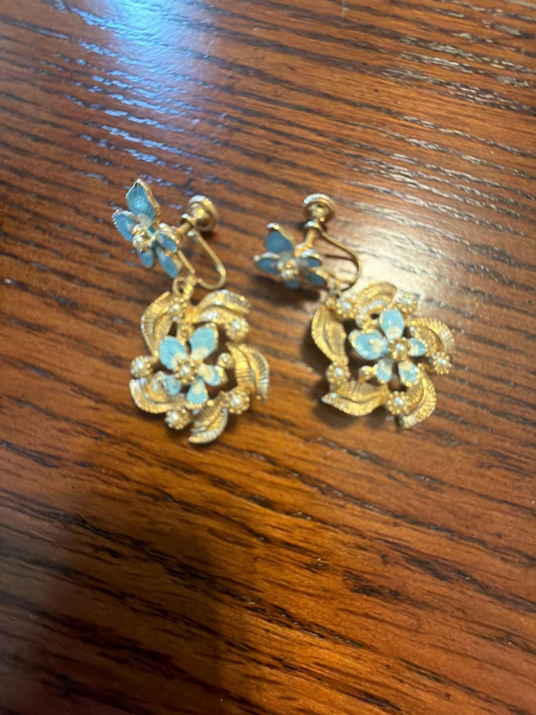 Vintage Crown Trifari Pastel Blue Enamel Floral Screw-Back Earrings 1