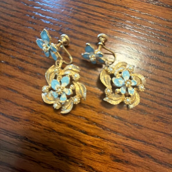 Vintage Crown Trifari Pastel Blue Enamel Floral Screw-Back Earrings