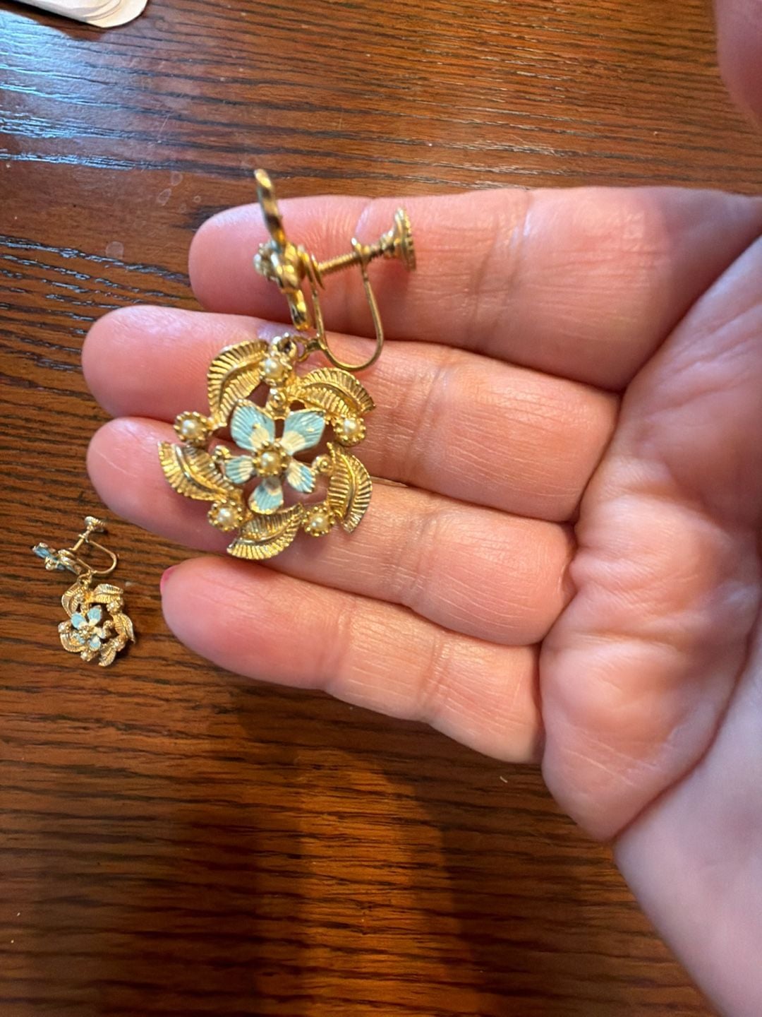 Vintage Crown Trifari Pastel Blue Enamel Floral Screw-Back Earrings 2