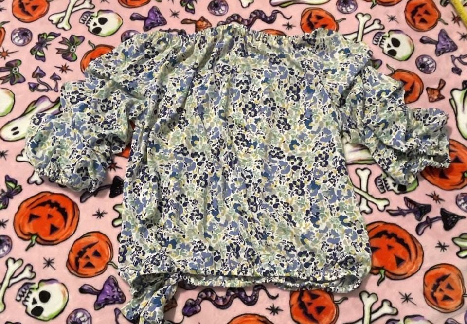 CeCe Women's Off-Shoulder Floral Print Blouse with Ruffled Sleeves and Hem Tie 7