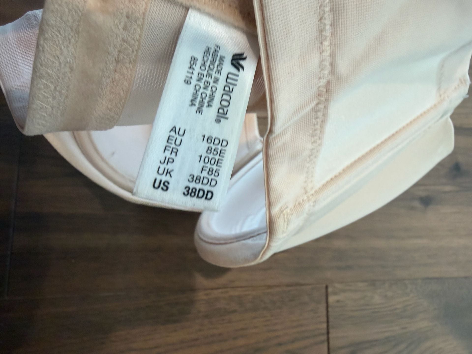 Wacoal 854119 Strapless Convertible Bra Beige 2