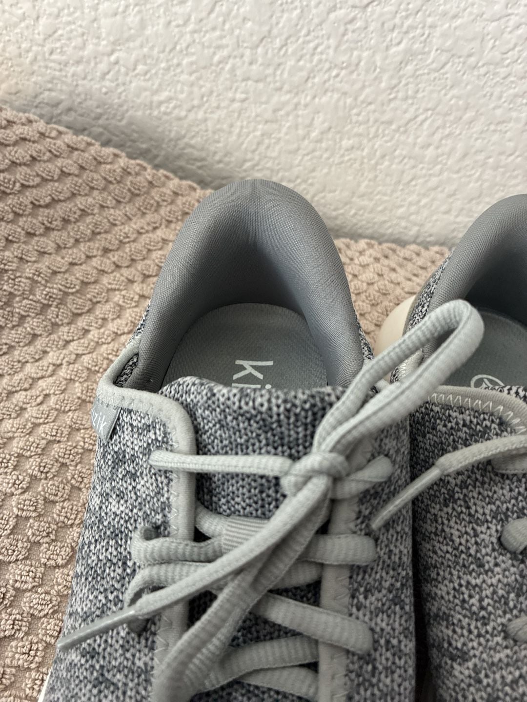 Kizik Madrid Eco Knit Hands-Free Sneakers in Grey M’s 6.5 / W’S 8 11
