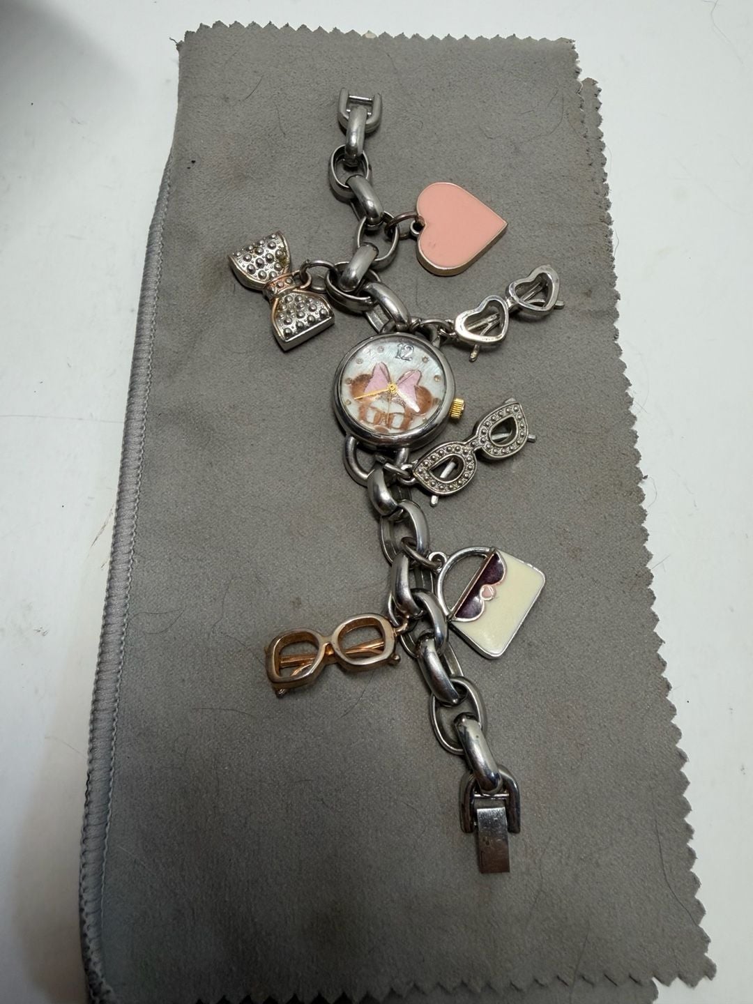 Disney Minnie Mouse Accutime MN2070 Charm Bracelet Watch 3