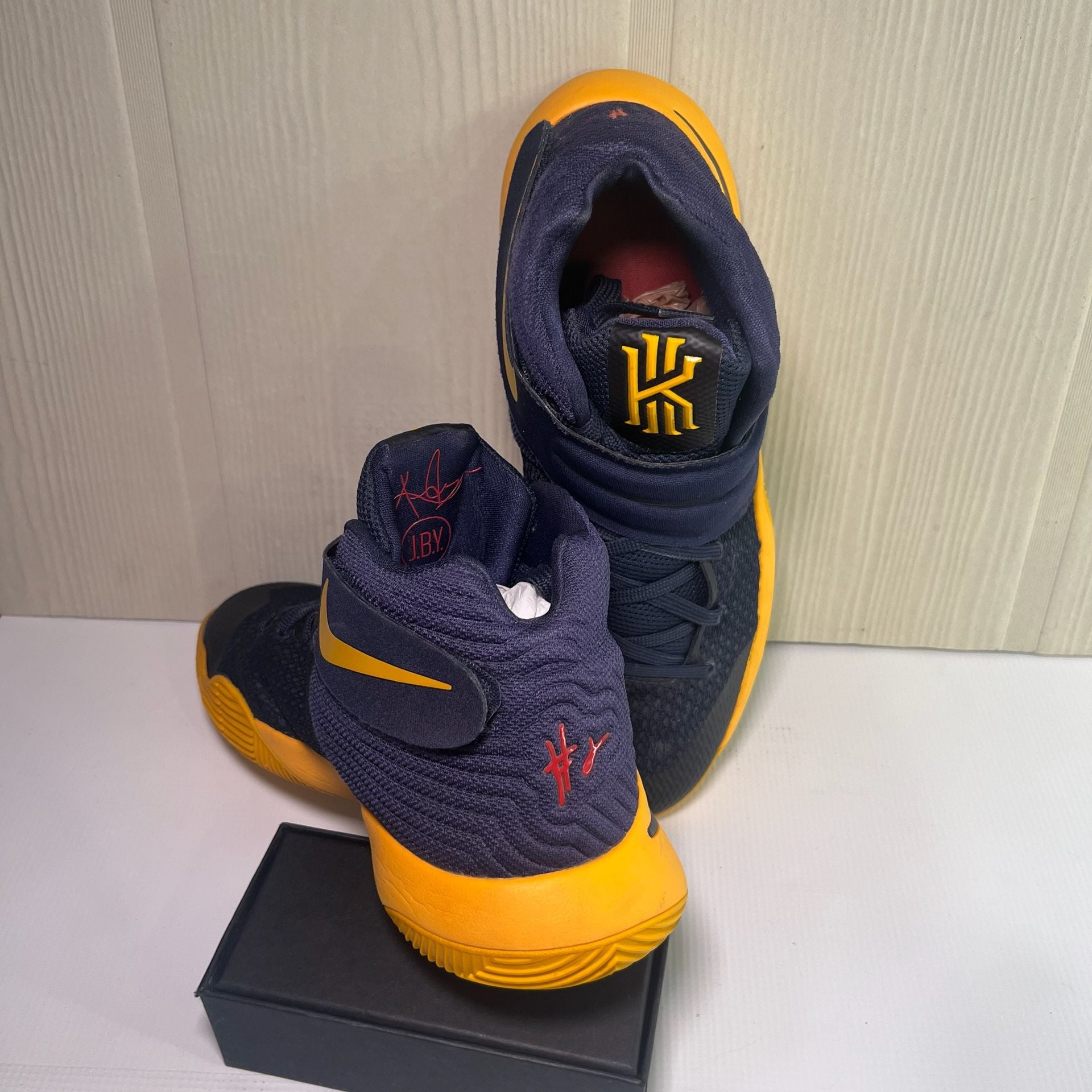 Nike Kyrie 2 Basketball Shoes Midnight Navy University Gold 3