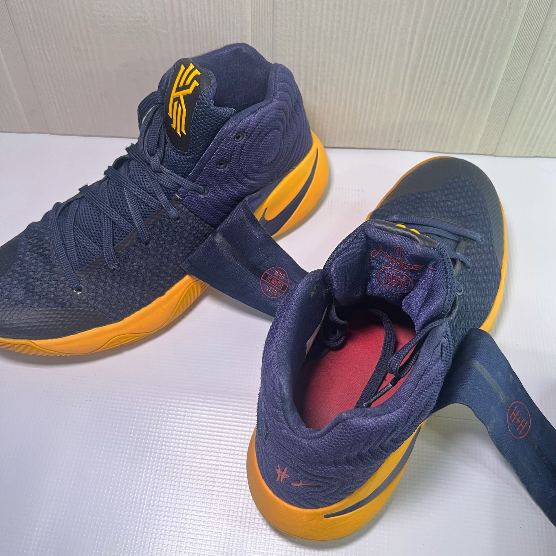 Nike Kyrie 2 Basketball Shoes Midnight Navy University Gold 6