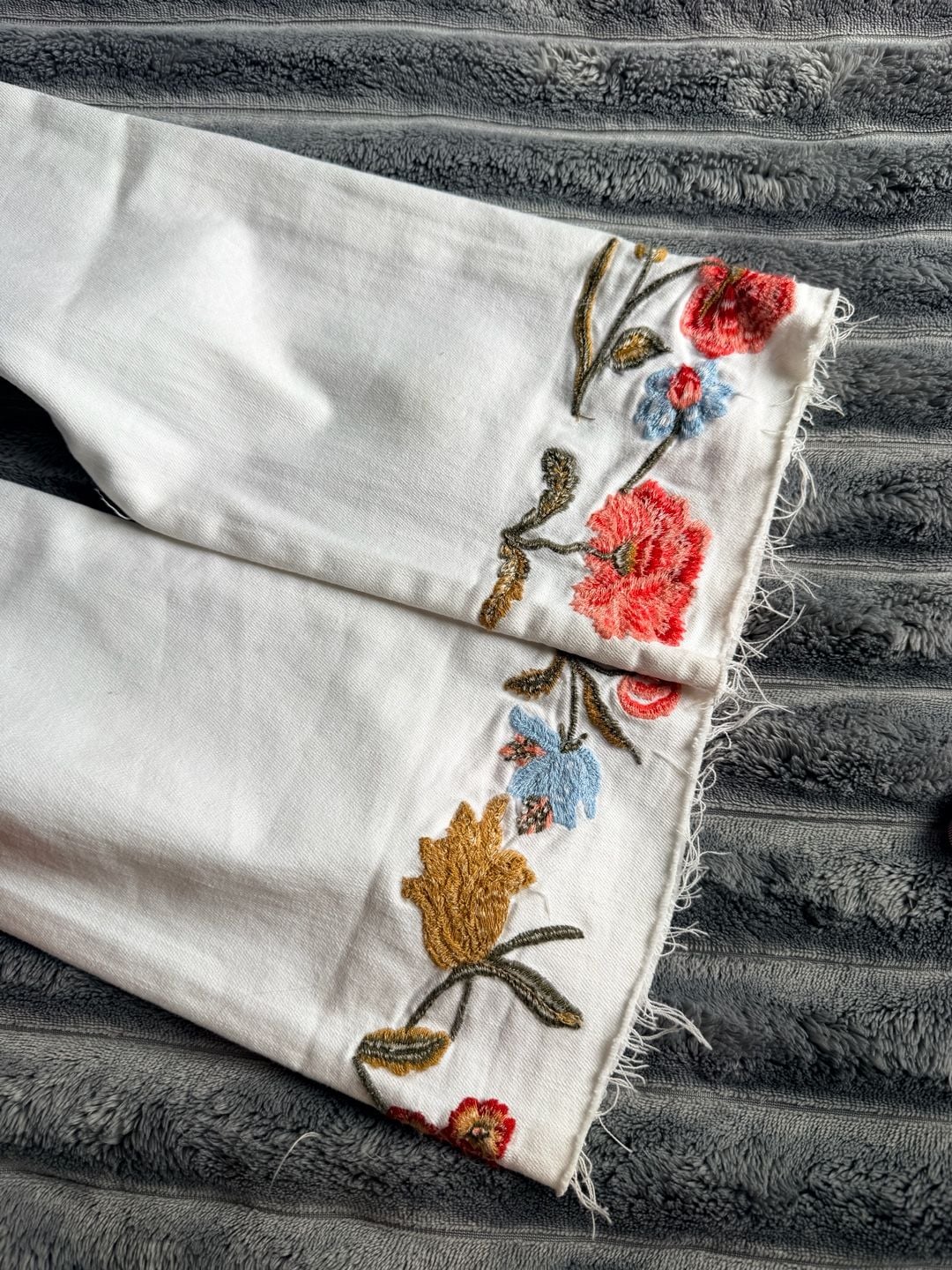 Driftwood Women’s Colette Jeans Size 26 White Floral Embroidery Boho Western 10