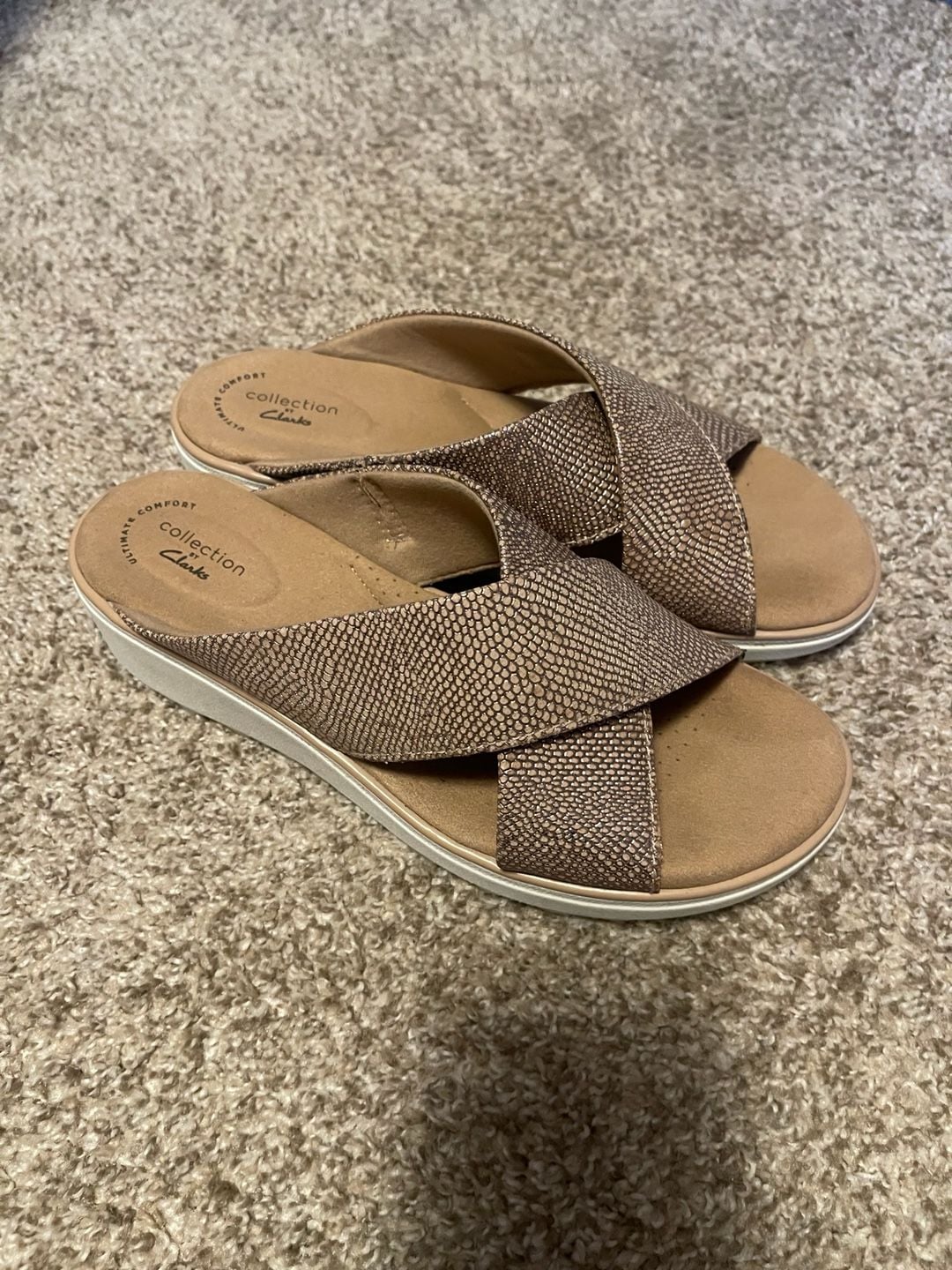 Clarks Collection Women's Metallic Gold Snake Print Wedge Sandals 9 3