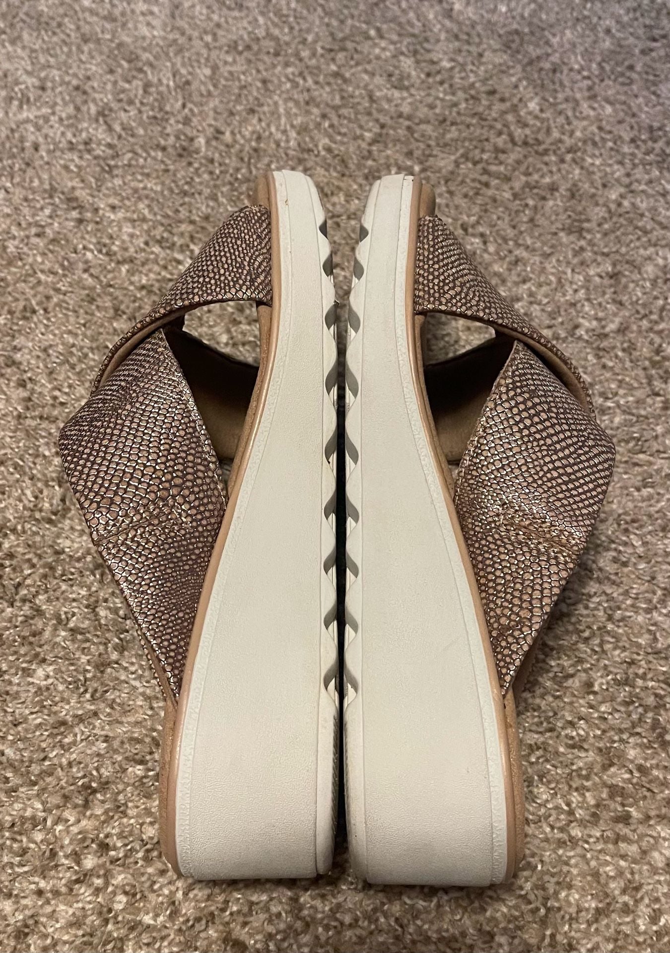 Clarks Collection Women's Metallic Gold Snake Print Wedge Sandals 9 6