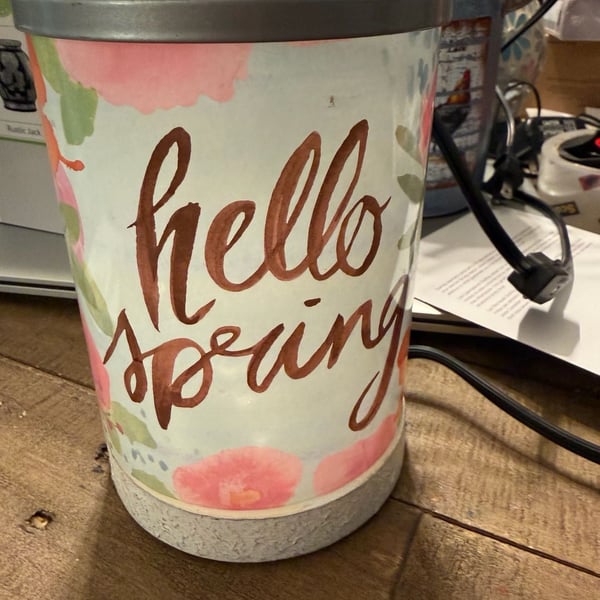 Scentsy Hello Spring Full Size Electric Wax Warmer with Cement Base
