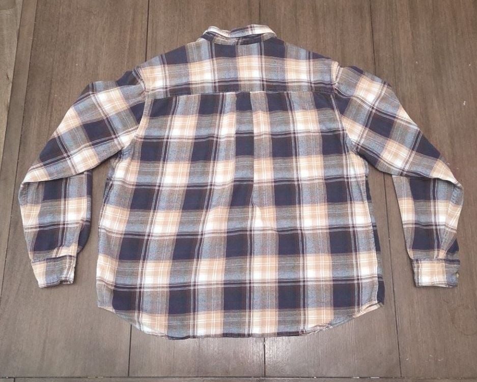 Woolrich Men's Long Sleeve Plaid Flannel Button-Up Shirt 5