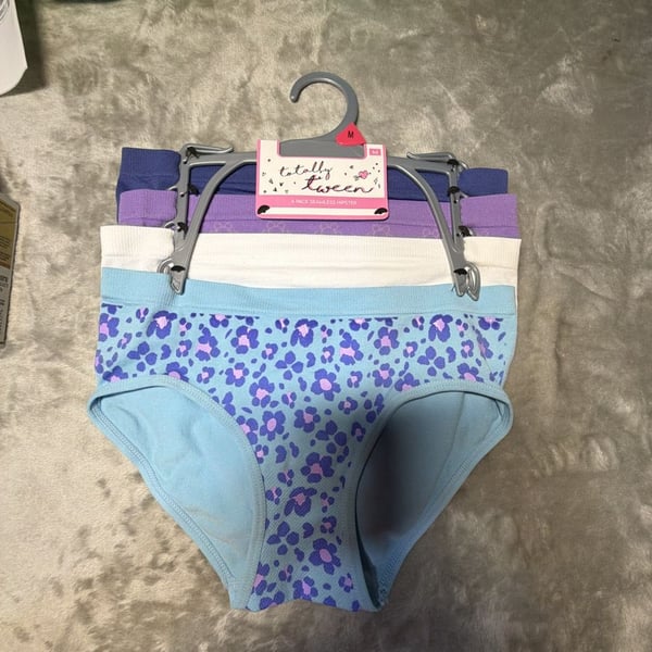 Totally Tween Girls 4-Pack Seamless Hipster Underwear Set