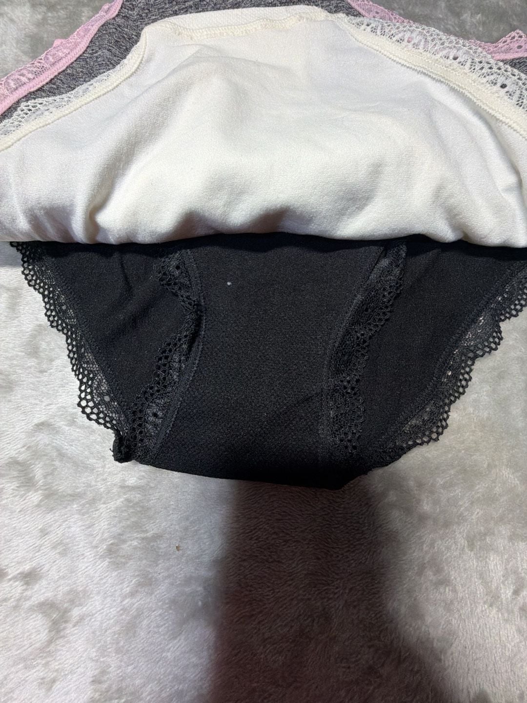 this girl can 4-Pack Seamless Bikini Panties with Lace Trim 4