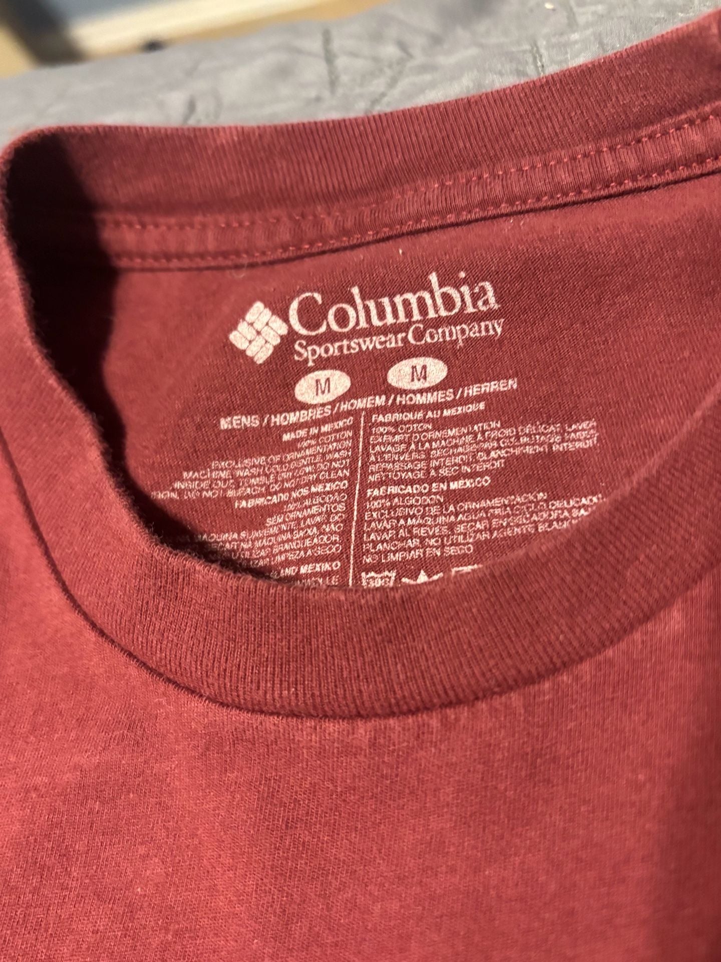 Columbia Mens M Texas Armadillo Graphic T-Shirt Maroon 4