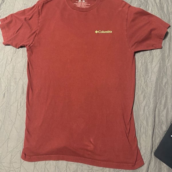 Columbia Mens M Texas Armadillo Graphic T-Shirt Maroon