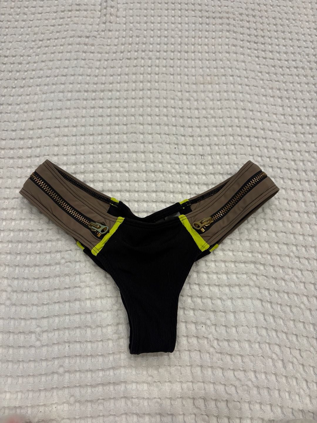 Beach Bunny Swimwear Zipper Detail Bikini Bottoms 2