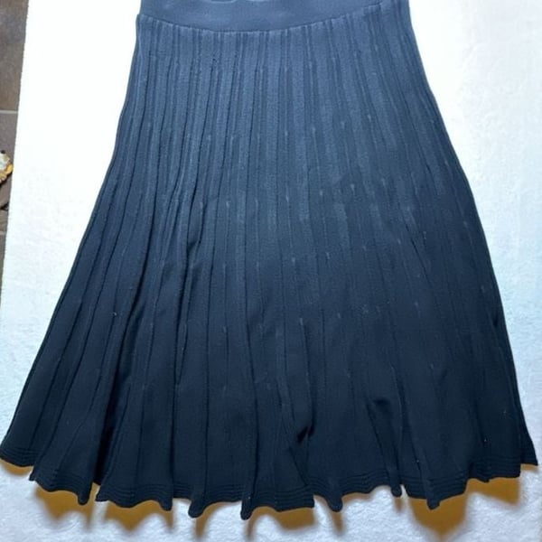 City Unltd. Women's Black Ribbed Knit Pleated Midi Skirt