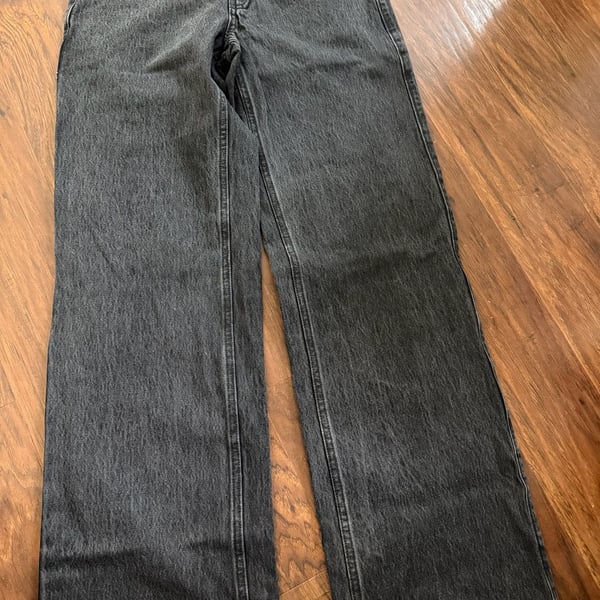 Hollister Low-Rise Baggy Jeans in Faded Black Wash