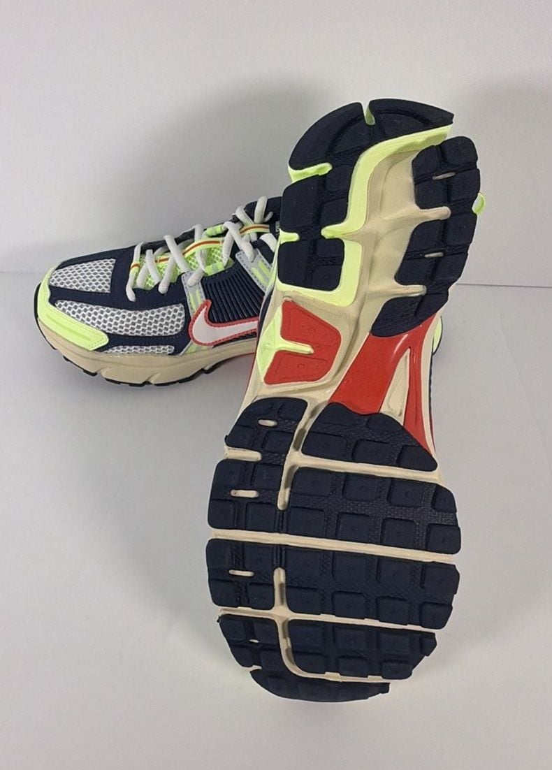 Nike Vomero 5 Sneaker Kid’s Size 6.5Y / 8 Women’s 8