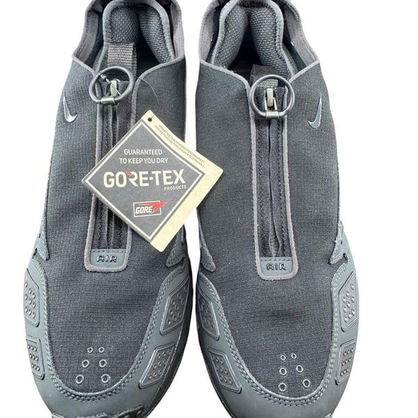 Nike  Air Max SNDR Sunder  GTX  FZ4238 001 unisex shoes M 11 /W 12.5 Brand new 