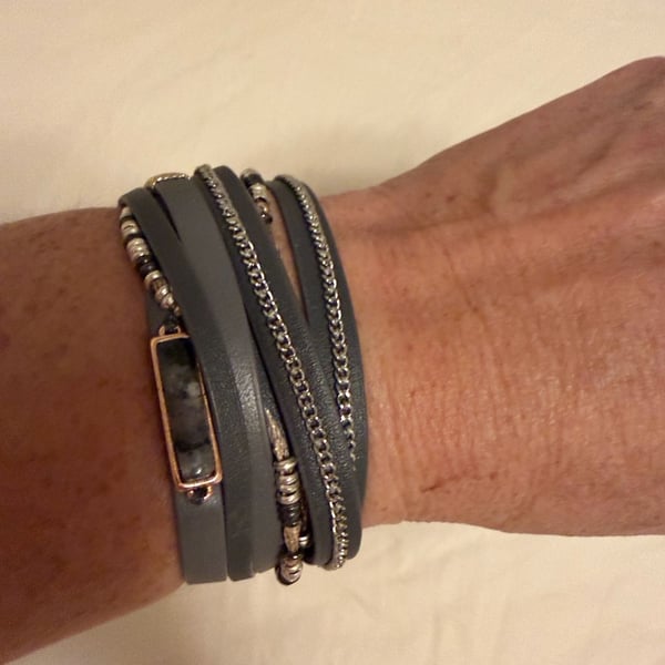 Stella & Dot Yves Wrap Bracelet in Grey Leather with Beaded and Chain Details