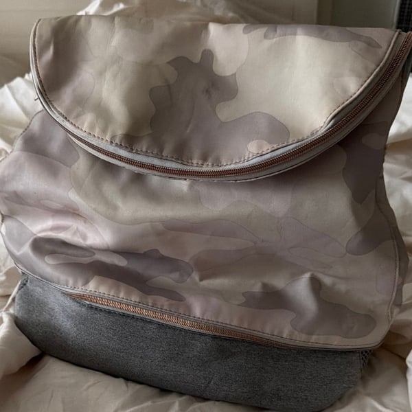 Stella & Dot Crush It Gym and Travel Backpack in Blush Camo