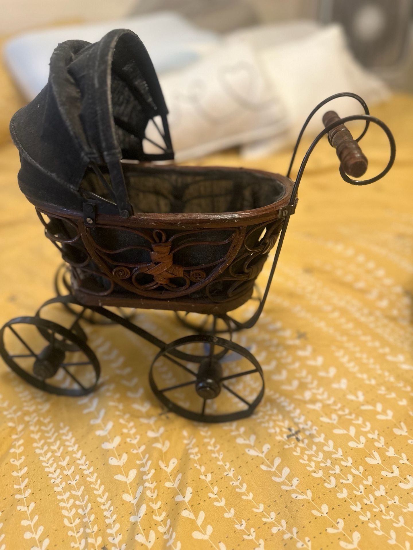 Vintage Miniature Wicker and Wood Doll Carriage Decorative Stroller 1