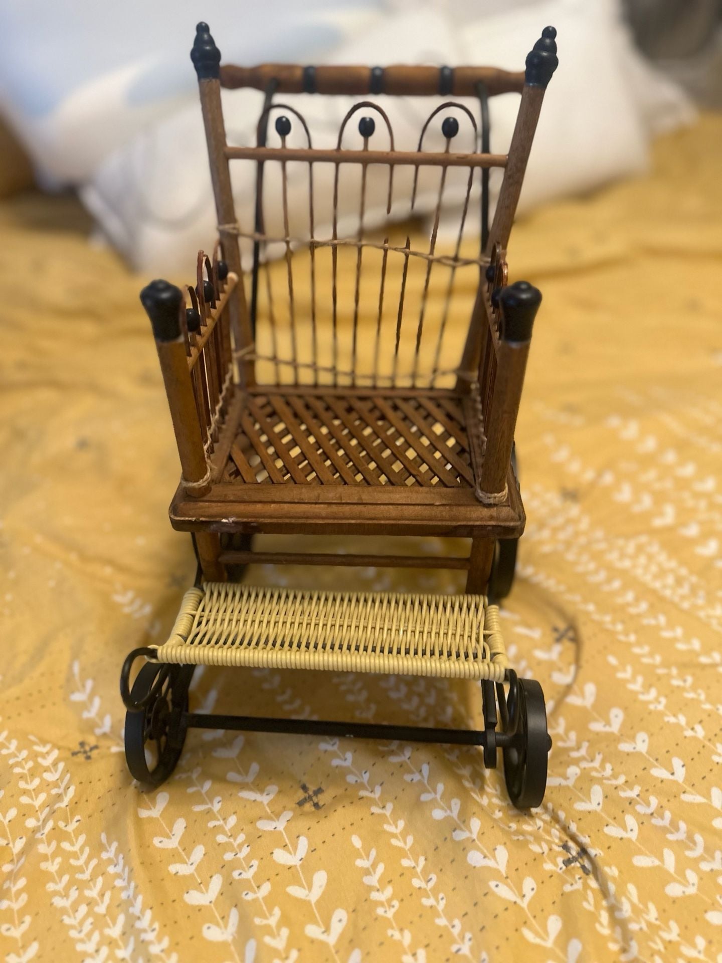 Vintage Miniature Wicker and Wood Doll Carriage Decorative Stroller 2