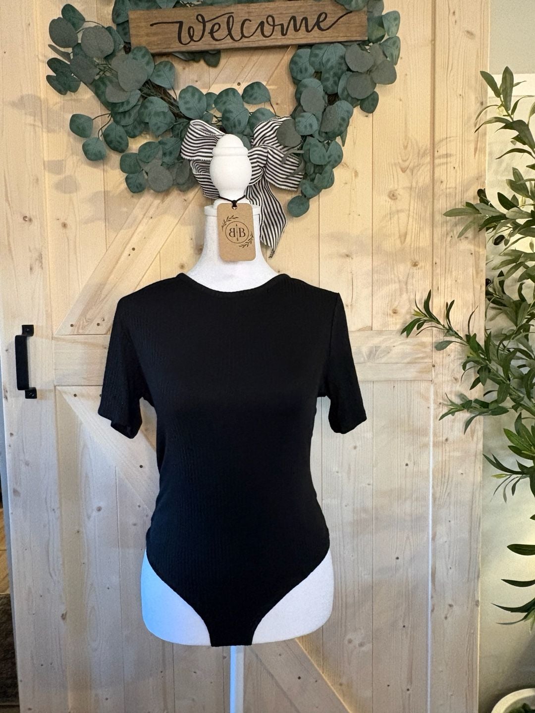 LARGE Soho Apparel Black Ribbed Short Sleeve Bodysuit 2