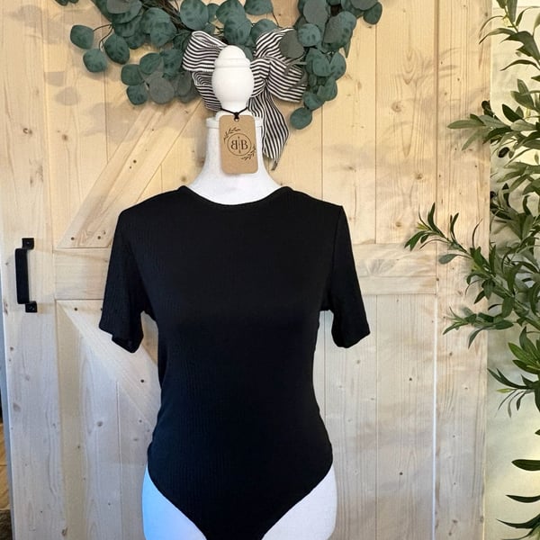 LARGE Soho Apparel Black Ribbed Short Sleeve Bodysuit