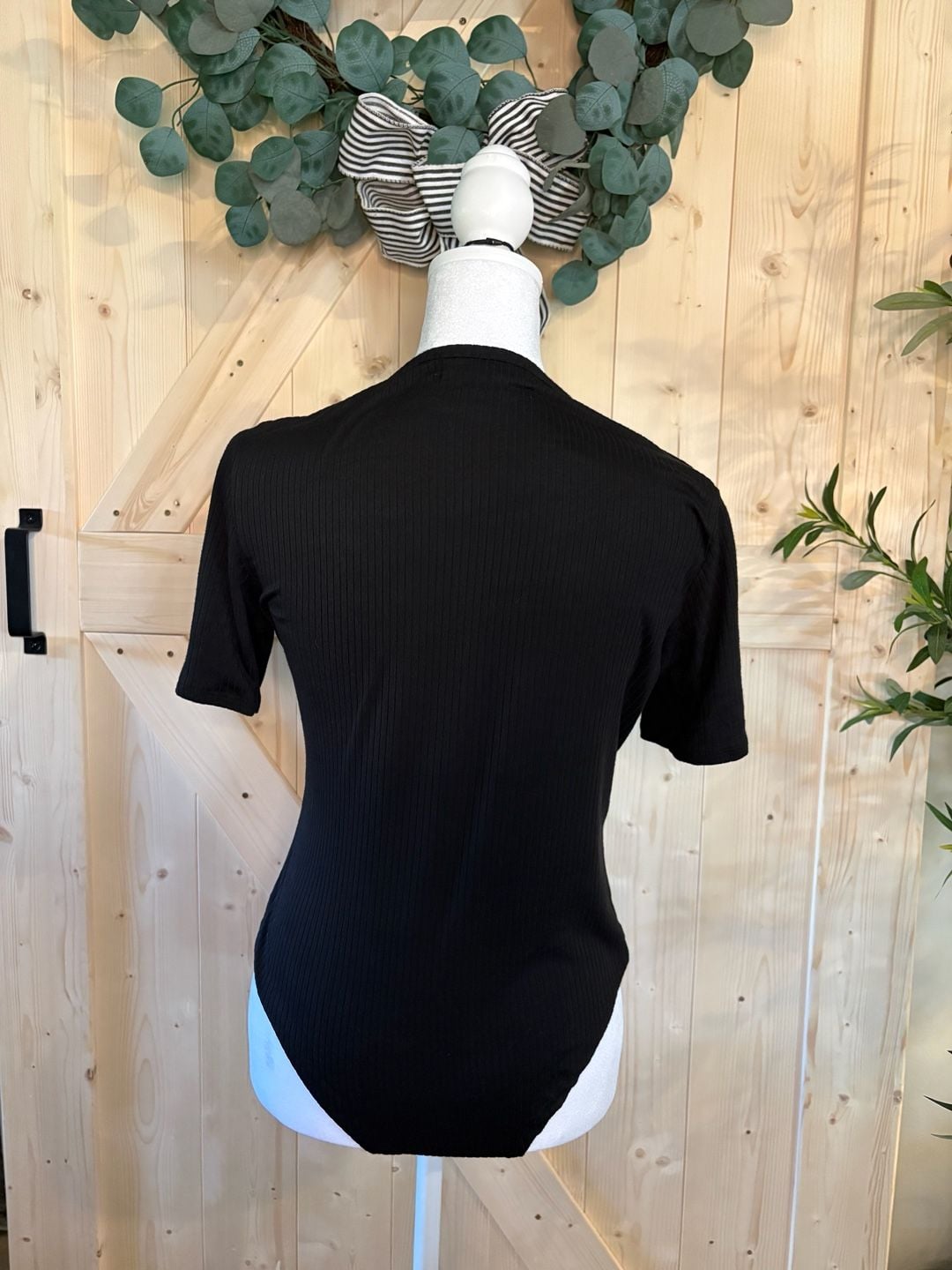LARGE Soho Apparel Black Ribbed Short Sleeve Bodysuit 3