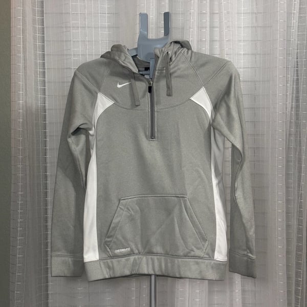 Nike Women's Therma-FIT 1/2 Zip Pullover Hoodie