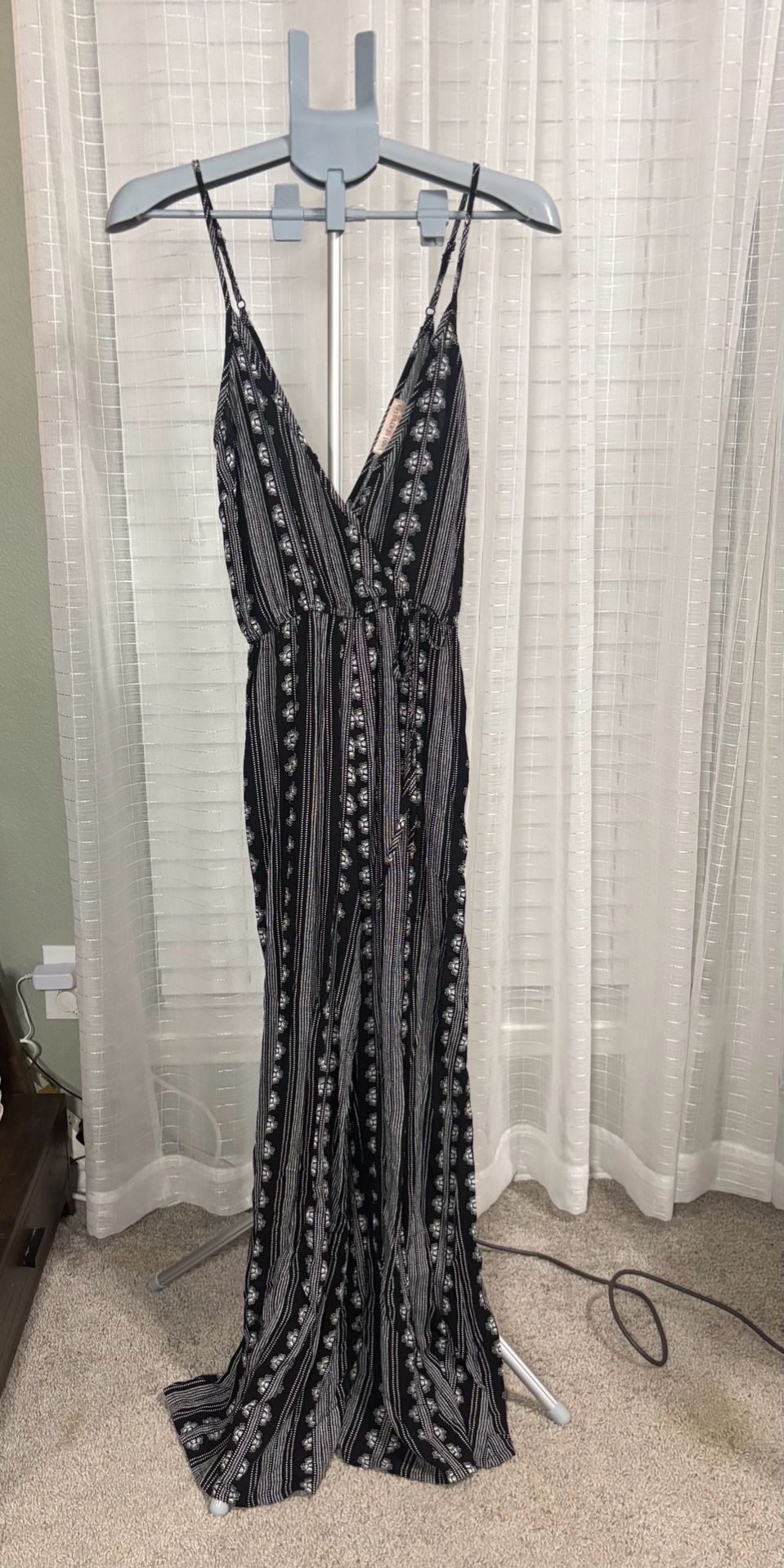 Band of Gypsies Black and White Striped Patterned Sleeveless Maxi Jumpsuit 2