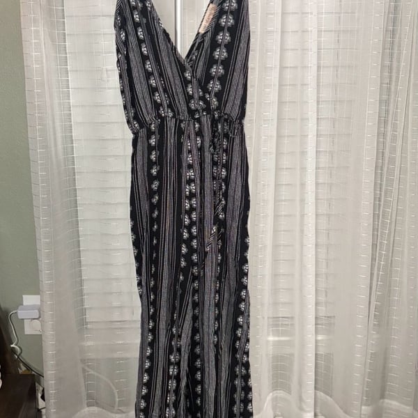 Band of Gypsies Black and White Striped Patterned Sleeveless Maxi Jumpsuit