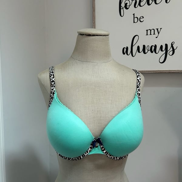 Victoria's Secret Body by Victoria Bra