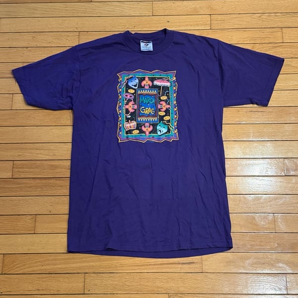 Vintage 90s Mardi Gras Graphic Print Purple T-Shirt
