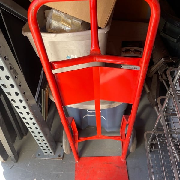 600-lb Capacity 2-Wheel Red Steel Standard Hand Truck
