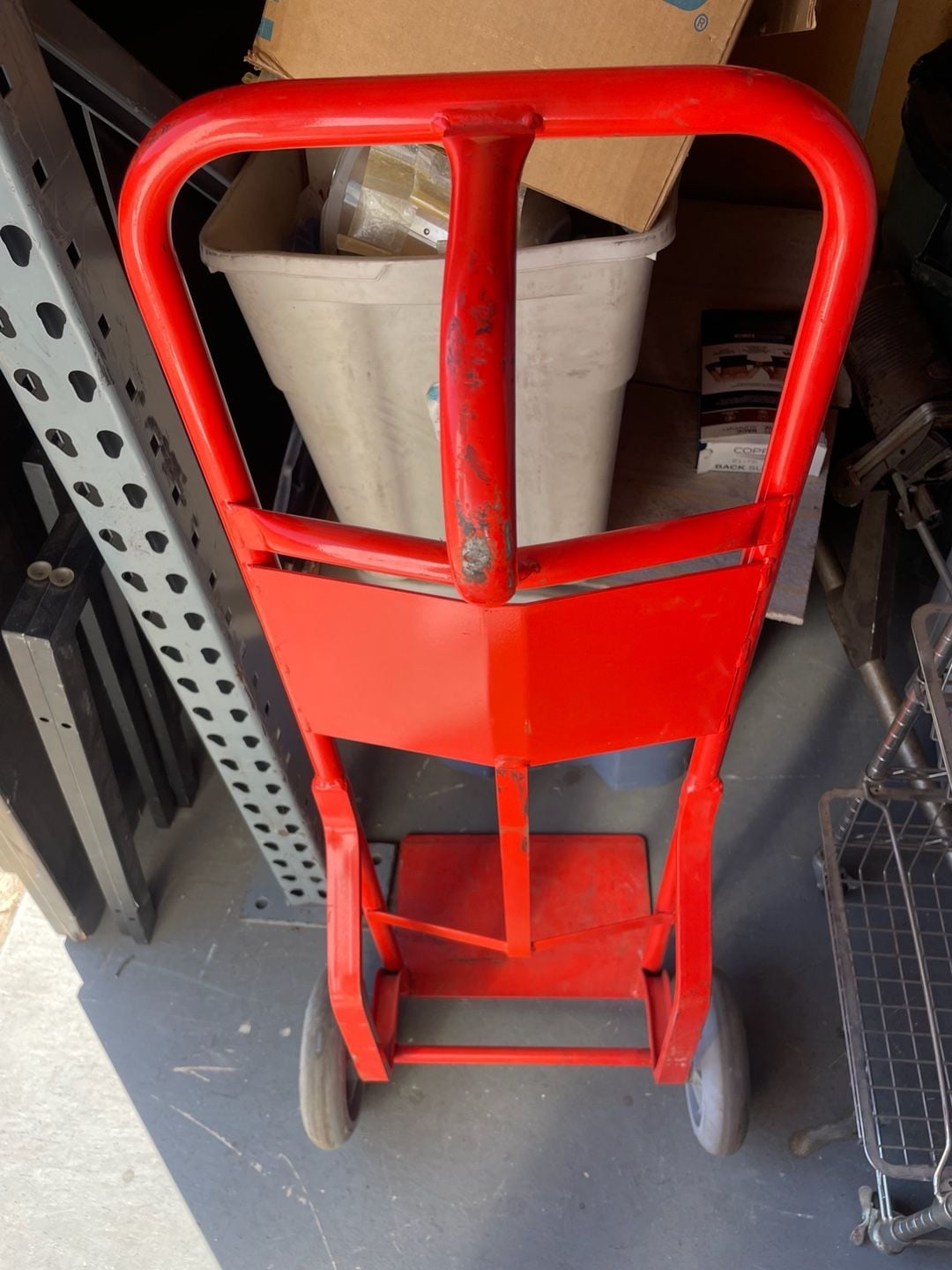 600-lb Capacity 2-Wheel Red Steel Standard Hand Truck 2
