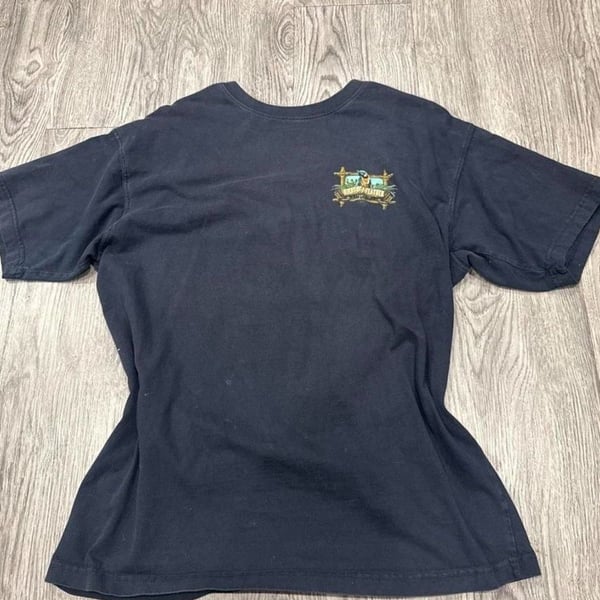 Newport Blue Birds Of A Feather Party Together Parrot Graphic T-Shirt