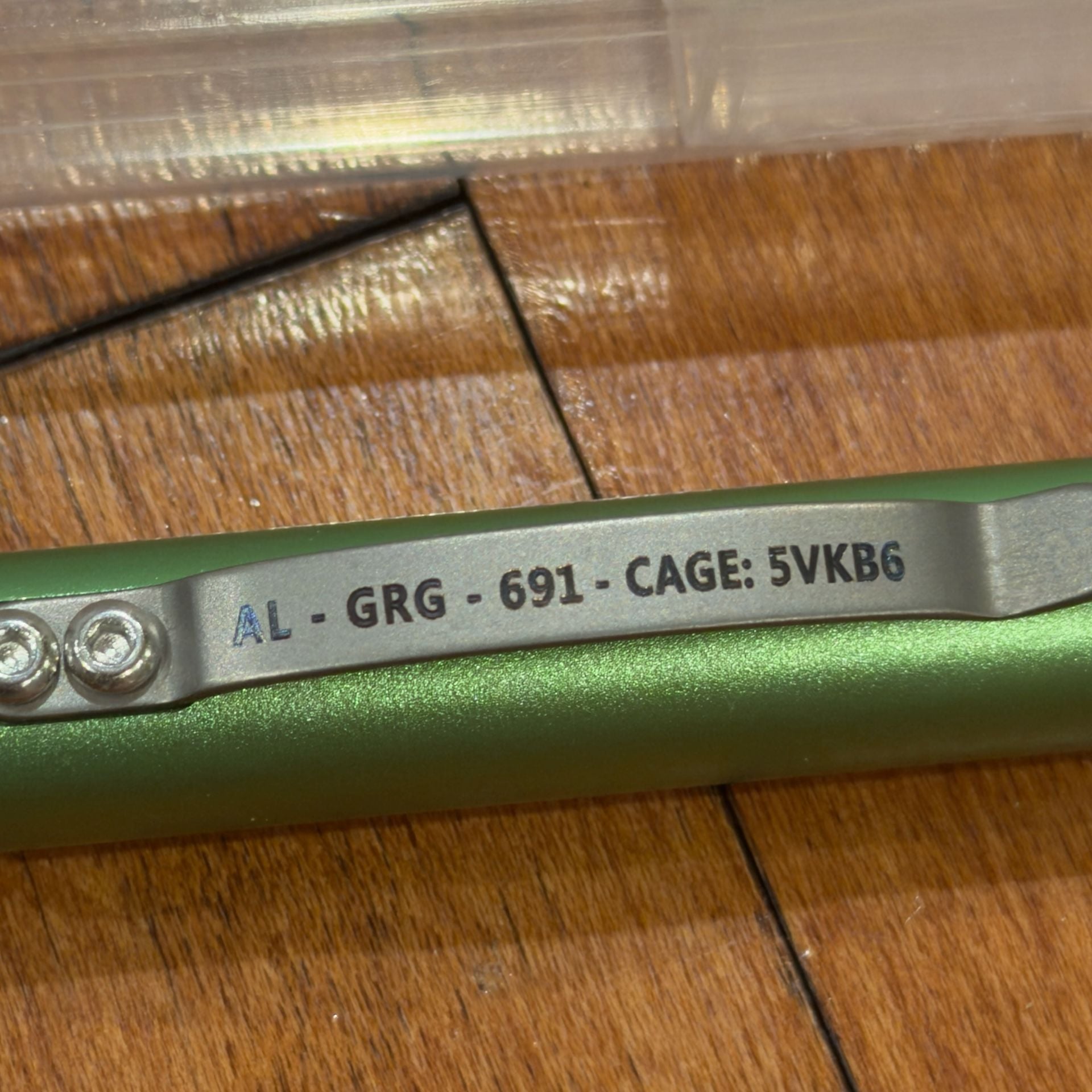 Maratac Embassy Pen Rev. 5 Aluminum Heritage Edition - Zesty Lime 4