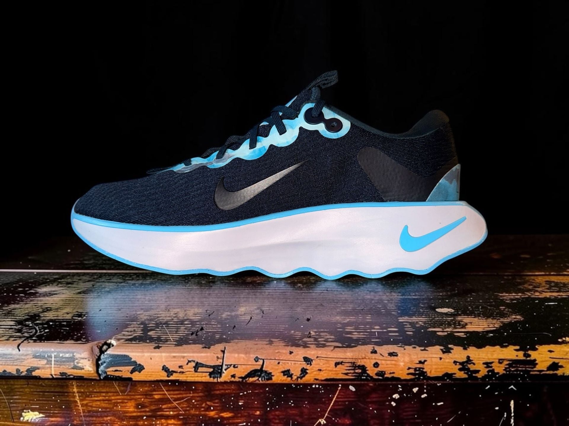 Nike Women's Motiva Artist Collection Walking Shoes HQ1155-400 3