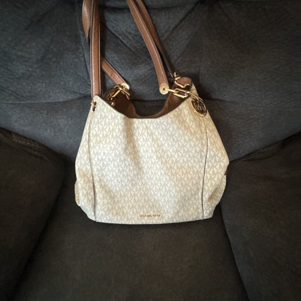 Michael Kors Lillie Large Signature Logo Shoulder Bag in Vanilla/Acorn