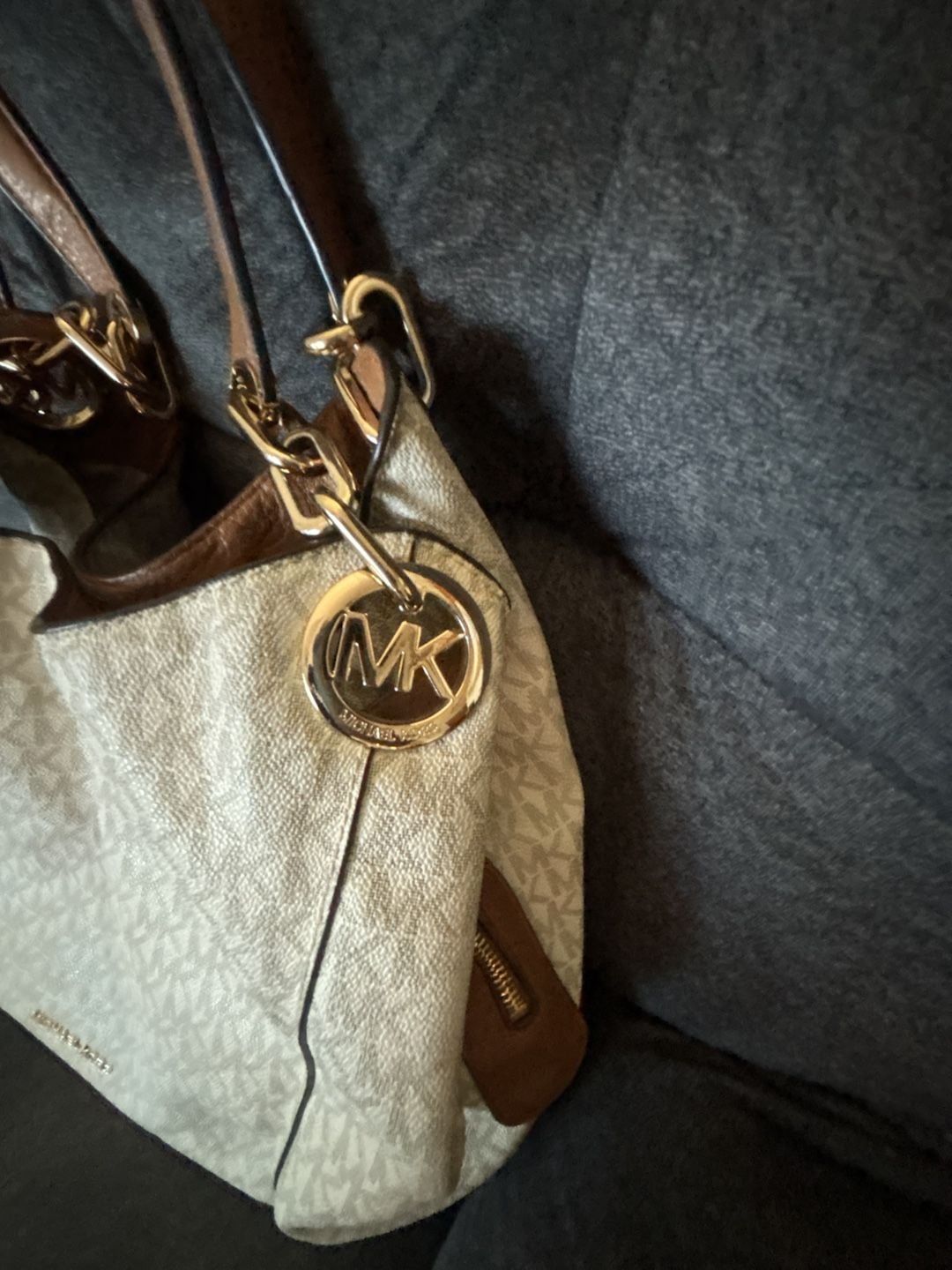Michael Kors Lillie Large Signature Logo Shoulder Bag in Vanilla/Acorn 3
