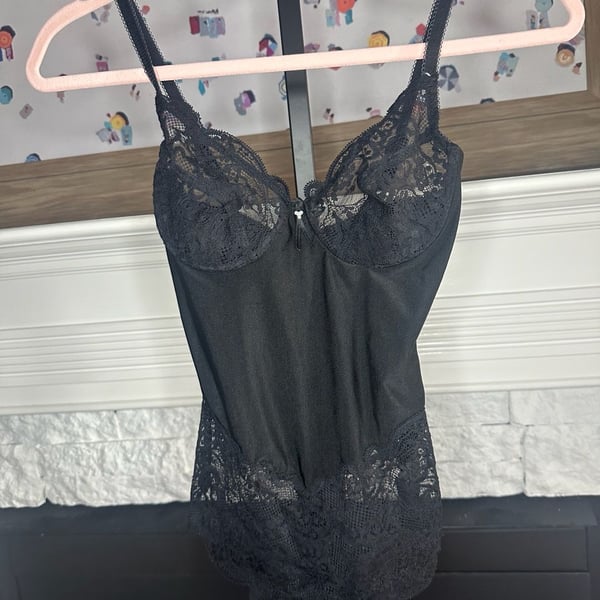 Wacoal Vintage Lace Bodysuit Underwire Size 32